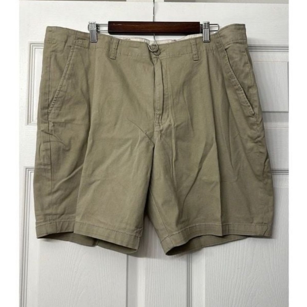 Men’s size 42 above the knee shorts